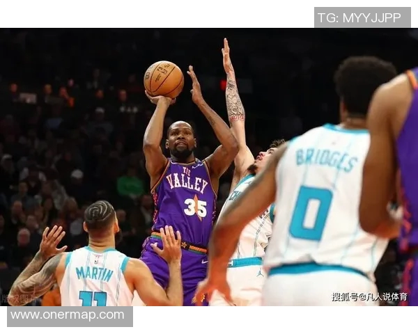 黄蜂队夺联盟第一！球员士气高涨，球迷纷纷狂欢