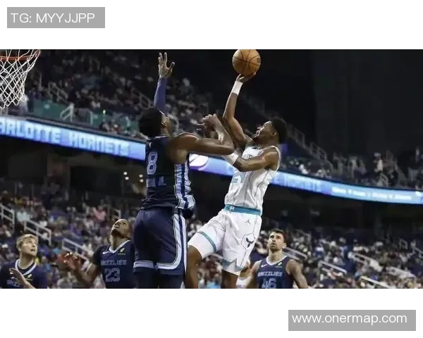 黄蜂主场力克灰熊,魔术甜瓜27分助球队再创辉煌 黄蜂主场力克灰熊,魔术甜瓜27分助球队再创辉煌