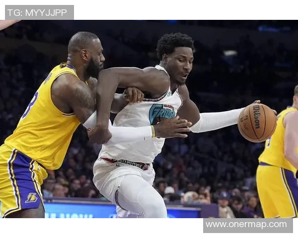 詹姆斯：领导湖人逆转战胜灰熊，成为球队最强支柱